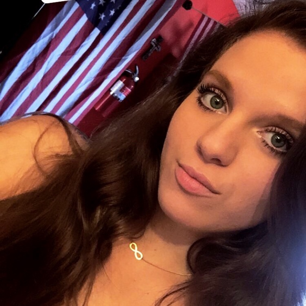 Meet your Posher, Savannah